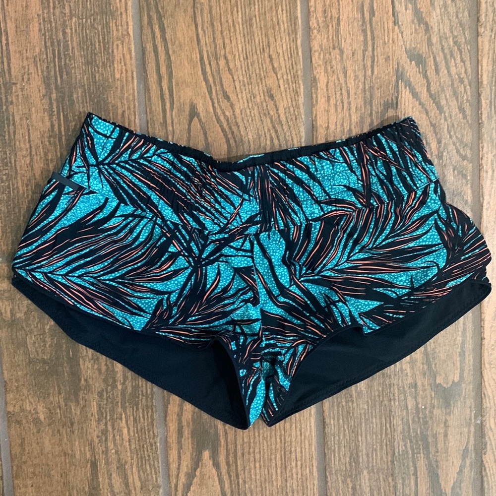 Lululemon reversible shorts